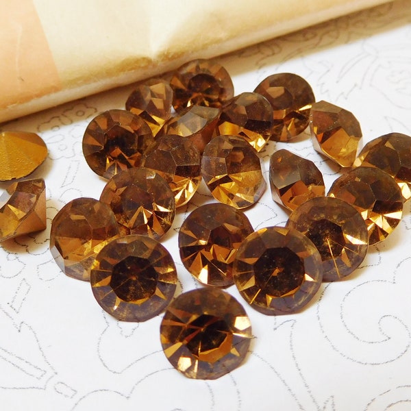 12 Vintage Czech 40ss (8.5mm) Machine Cut Smoke Topaz Faceted Rhinestone Glass Jewels (3-55-12)