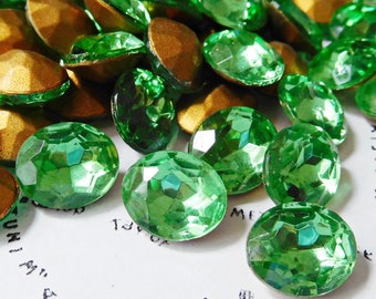 12 Vintage Peridot Grün 12x10mm Ovale Glassteine (1-20-12)