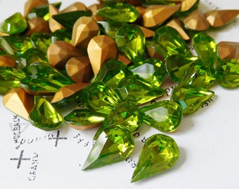 12 Vintage Czech 13x8mm Pear Olivine Green Glass Rhinestone Jewels (8-54-12)
