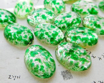 6 Vintage 14x10mm Oval Clear and Green Foil Hand Made Glass Cabs (10-43-6)
