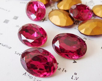 Deux bijoux en verre vintage - 18x13mm Dark Ruby Red Gold Foiled Strass (10-27-2)