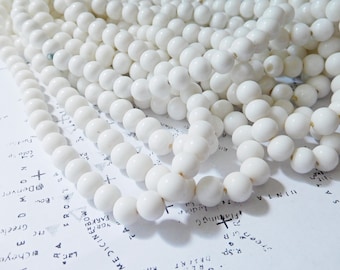 36 Vintage Japanese White 8mm Round Glass Beads (4-45-36)