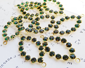 4 Vintage Swarovski Diamond Navette Marquise Emerald Green Crystal Rhinestone Brass Findings