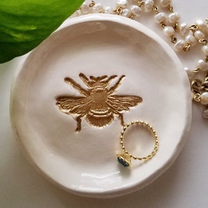 Trinket Dish/ Bee Design/Ceramic Dish/Friendship Gift/ Jewelry Storage Dish/ /Bee Ceramic Dish Housewarming/Returns Not Accepted