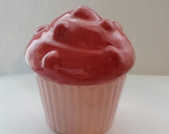 Cupcake Valentine Gift Trinket Box in Red and Pink Bottom Gift Home Decor Children's Room