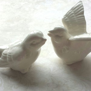 Birds Wedding Cake Topper/Love Birds White/Ceramic Birds/Bird Home Decor/Many Colors Available/