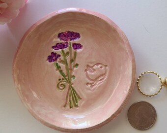 Regalo per la festa della mamma / Piatto di bigiotteria con fiori / Pronto per la spedizione in rosa / Regalo di compleanno Fiori di arredamento per la casa / Resi non accettati