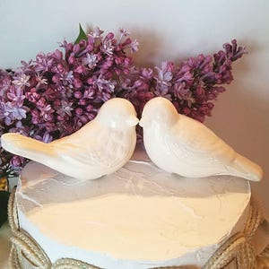 Bird Cake Topper/Detail Elegant Ivory Wedding Cake Topper/Vintage Design/Ceramic Birds Decor Wedding Favor/Anniversary Gift