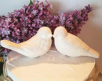 Bird Cake Topper/Detail Elegant Ivory Wedding Cake Topper/Vintage Design/Ceramic Birds Decor Wedding Favor/Anniversary Gift