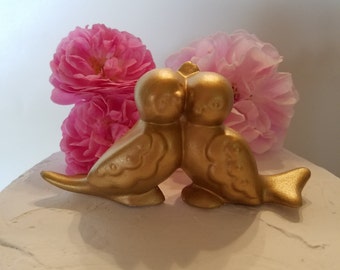 Wedding Cake Topper Gold Birds Retro Vintage Hugging Love Birds Ceramic In Stock Wedding Cake Topper in Gold