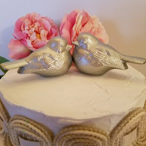 シルバーウェディングケーキトッパーラブバードシルバーヴィンテージバードゴールドホームデコレーションセラミックバードフェイバー在庫ありすぐに発送可能バードホームデコレーション