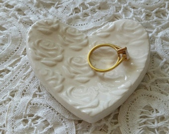 Brides Made Gift/Girlfriend Gift/Party Gift Favors/Ceramic Rose Design Small/ Trinket Dish Jewelry Dish/Ring Storage/Price is for one.