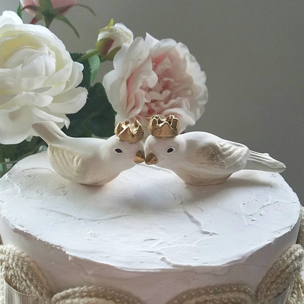 Love Birds White Wedding Cake Topper Farmhouse Style Elegant Eggshell Birds With Crowns Vintage Ceramic Home Decor Bird Farmhouse Home