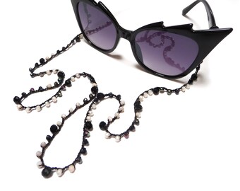 Black and White Crochet Eyeglass Chain, Rosary Style Eyeglasses Necklace, Beaded Chain for Sunglasses, Lanyard for Glasses