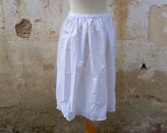 Vintage Antique Edwardian 1900s white cotton & crochet lace petitcoat size XXS