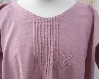 Vintage  1900 old French dusty pink 100% shirt  nightgown with embroidered monogram  size M/ L/XL