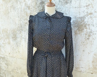 Vintage 1980 /90s  French floral printed  viscosa  dress with Peter pan collar size S