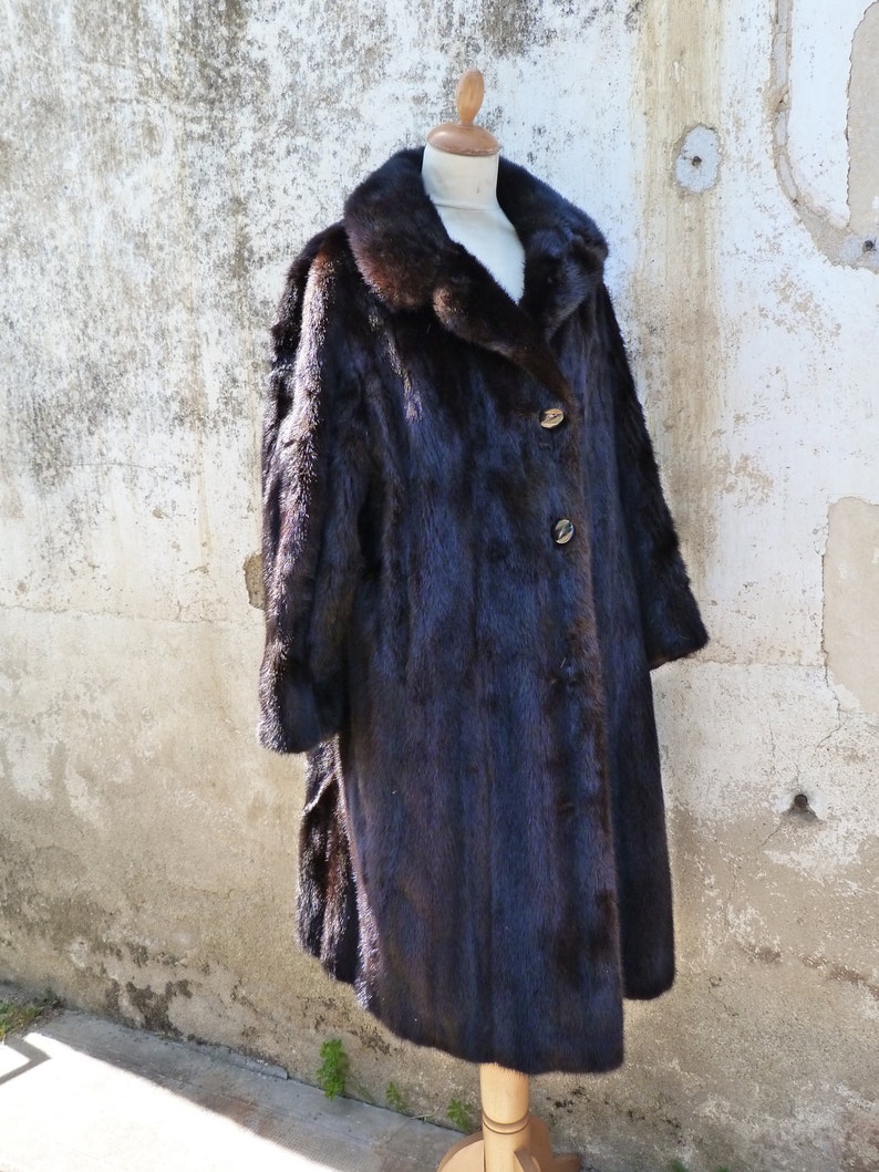 Vintage 1970s chocolate Mink coat Size M/L image 2