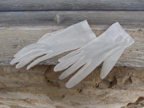 Vintage  1950s French semi sheer cream gloves - image 3