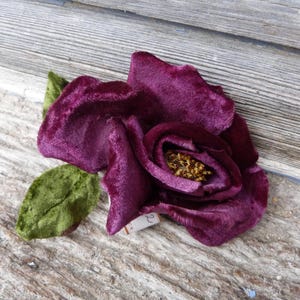 Fiori vintage millenari Corsage Borgogna velluto rosa