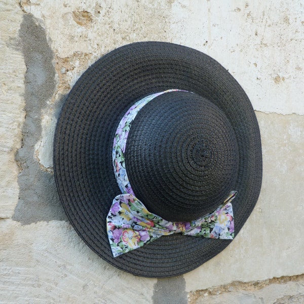 Chapeau vintage années 60 Raphia noir et large ruban Liberty fleuri