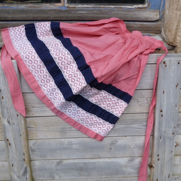 Vintage 1970/70s Tyrol Austria Trachten dirndl pink & navy blue Polka dots + lace cotton apron