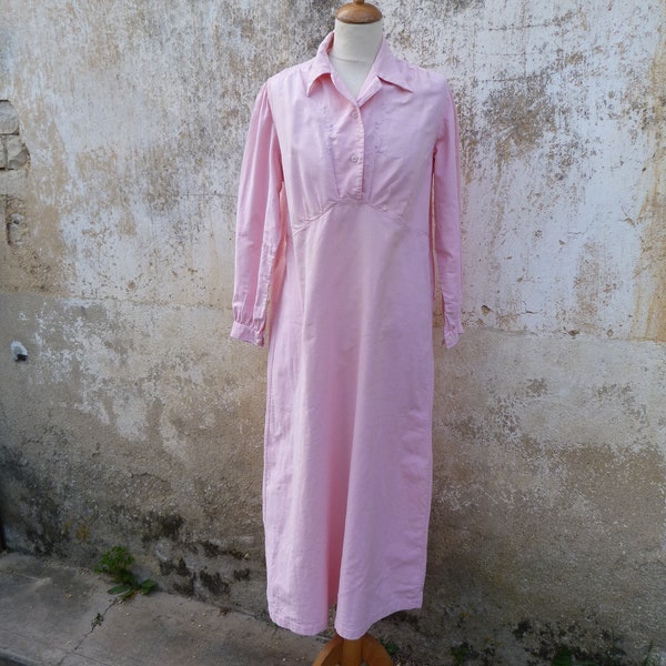 Chemise de nuit 1930 rose en coton brodée