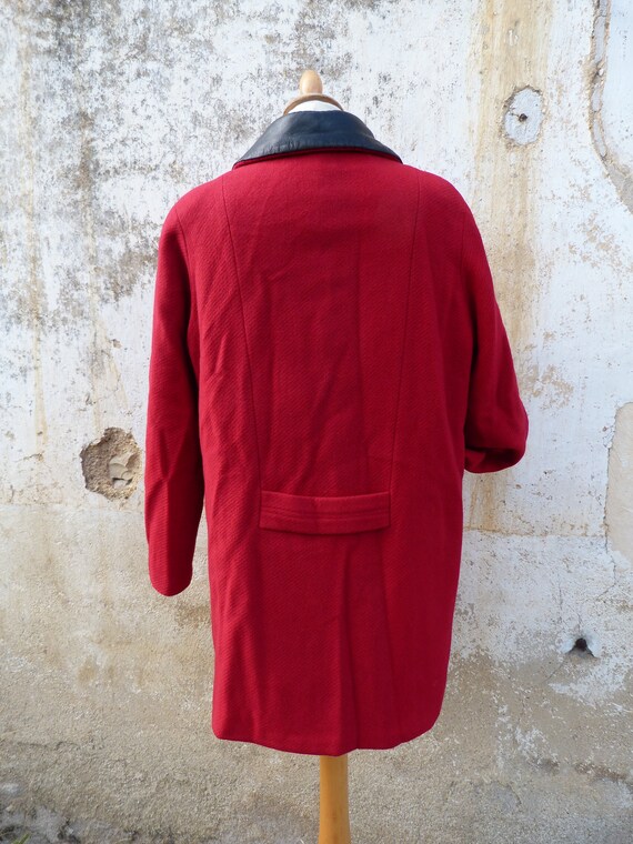 Vintage 1960/1970s Red Wool Coat With Black Leather Collar Size S
