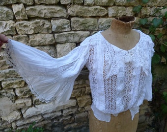Vintage 1900 oude Franse Victoriaanse Edwardiaanse gebroken witte dunne katoenen & kanten blouse corsage vlindermouwen maat XS