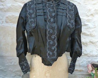 Vintage antike viktorianische alte französische schwarze Seide mit gestickten Jet-Perlen und Pailletten jacke bluse korsett größe S / M