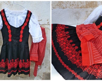 Vintage 1970/70s Tyrol Austria October fest dirndl dress embroidered + white cotton mini blouse & apron  /size XXS/14 years