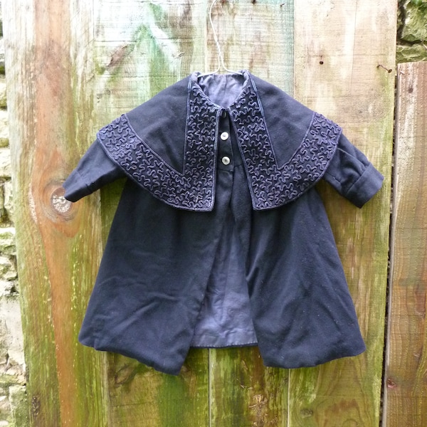 Ancien manteau  cape enfant 1900  lainage bleu marine broderies soutaches