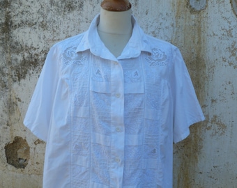 Vintage 1970/70s white cotton large embroidered flared blouse size XL