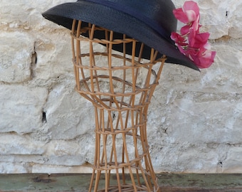 Vintage old French 1930 black straw hat  with pink millinary flower bouquet