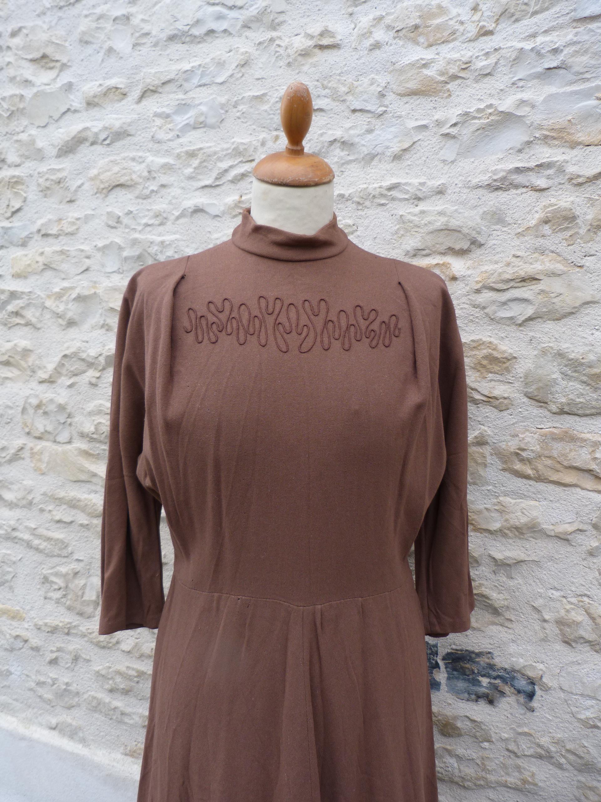 brown 1940s dress Vintage 1930/1940s Brown Wool Dress Size S Damaged Timeworn