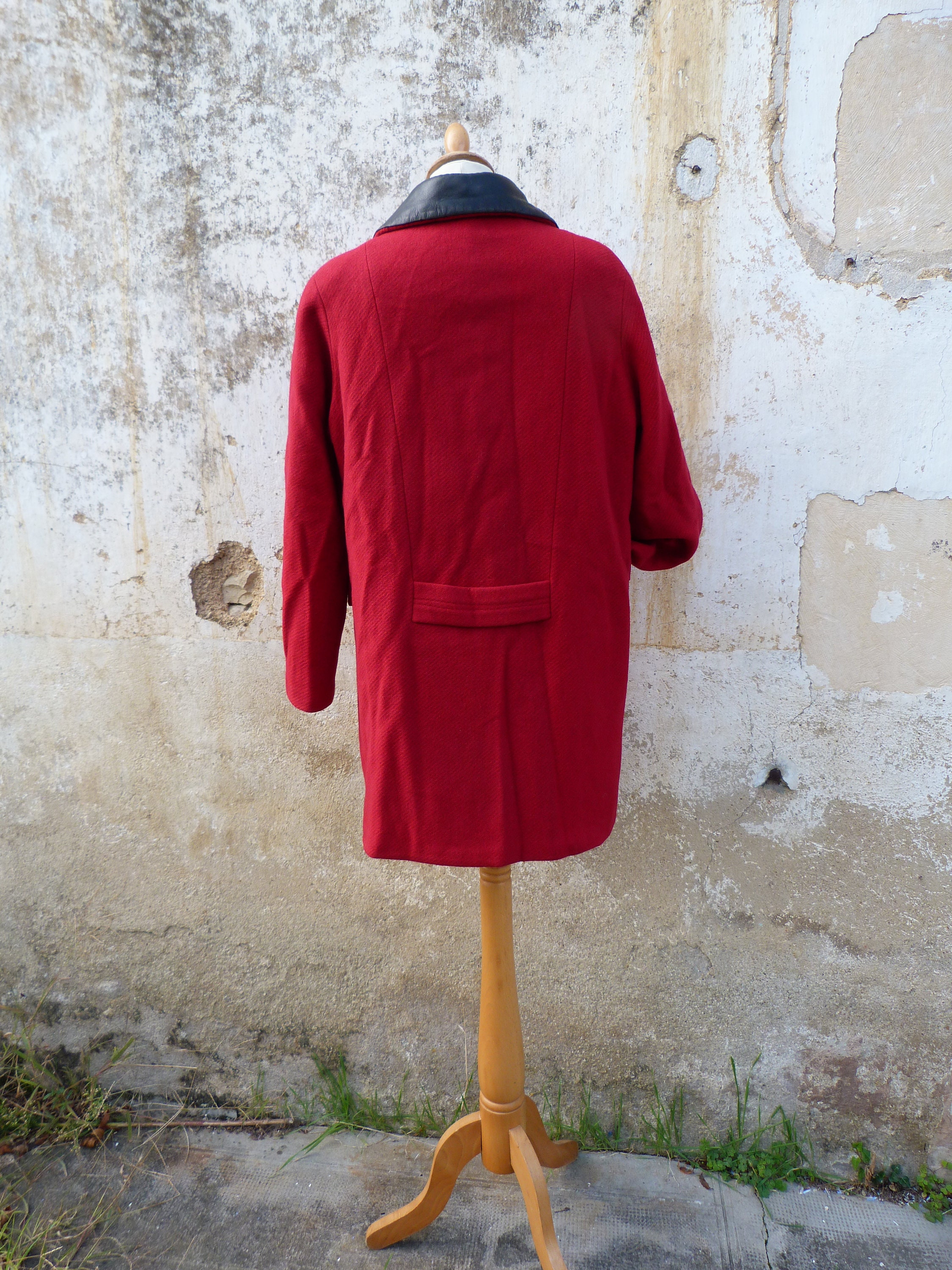 Vintage 1960/1970s Red Wool Coat With Black Leather Collar Size S
