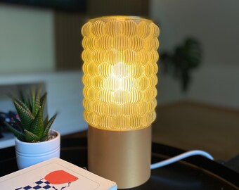 Lucia tafellamp in een moderne stijl. Van de 3D-printer.