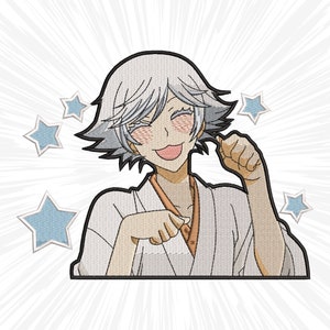 Puede incluir: Parche bordado con un personaje de anime de pelo blanco con una expresión de sorpresa, vistiendo una túnica blanca y una faja marrón. El personaje está rodeado de estrellas azules bordadas.