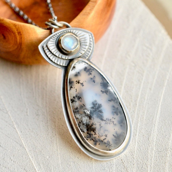 A la venta - collar de ágata dendrítica, colgante de piedra de luna arco iris, oxidado acabado plata, colgante de plata mano estampado, declaración joyería