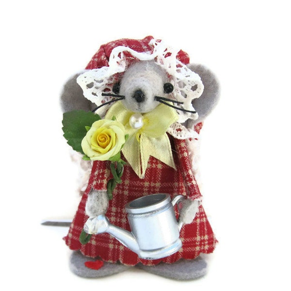 Felt Mice Rose Gardener   Gift for Gardeners  Animal Lovers Miniature Collectors