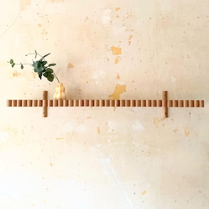 Estante flotante Art Déco de roble ondulado con forma de concha / Decoración de pared moderna acanalada / Almacenamiento de pared escandinavo con forma de concha