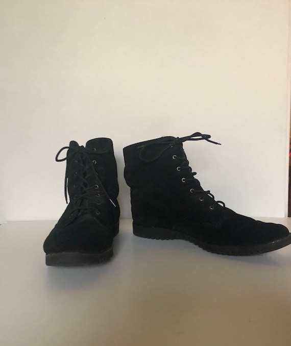 Vintage 80s lace up Ferregamo black suede sheepski