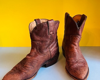 Vintage 70s brown leather frye booties size 7.5 US