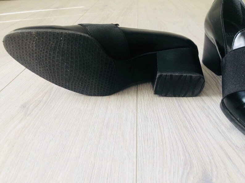 stuart weitzman block heels