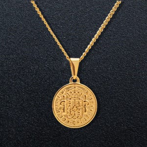 Gold Vintage Spanish Coin Pendant – Rare 8 Reales Dollar Necklace – Historical Spain Hispano Coin Jewelry for Unisex