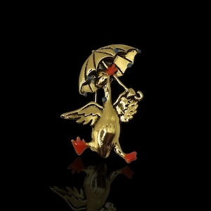 Whimsical Goose Brooch with Umbrella – Vintage Style Bird Pin in Silver & Gold Tones, Cute Animal Jewelry Gift for Her
