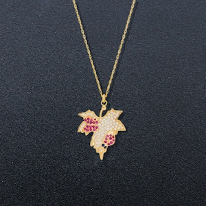 Gold Ahornblatt Halskette | Ahornblatt Anhänger | Kristall Schmetterling mit Marienkäfer | Zierliche Pflanzen Blätter Schmuck für Sie