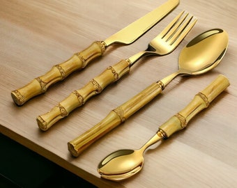 Besteckset aus Bambus und Stahl in Gold | Gabel-Messer-Löffel-Sets, umweltfreundliche, nachhaltige Küchenutensilien, Essgeschenke, luxuriöses Boho-Besteck