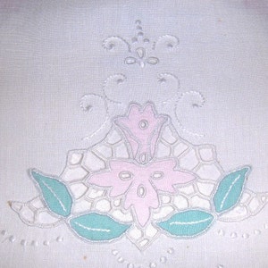 White Vintage Tea Towel image 3