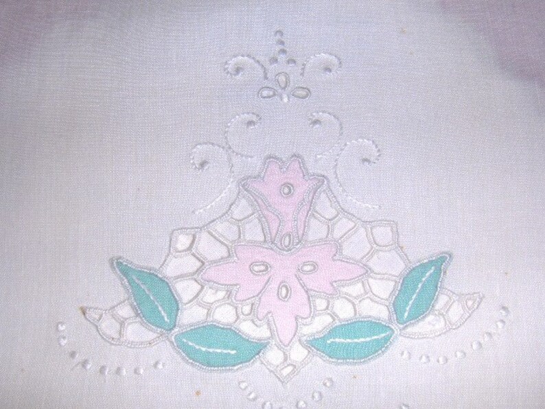 White Vintage Tea Towel image 3